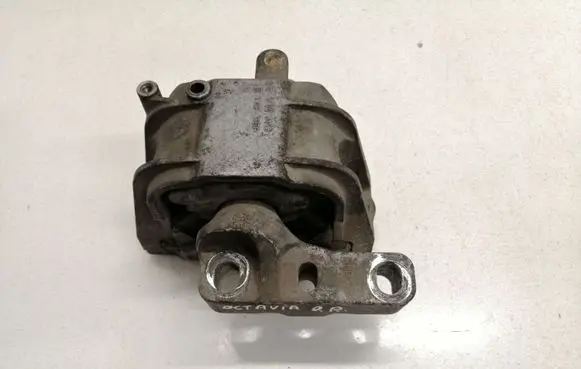 Skoda Octavia Mk2 (1Z) Engine mount bracket 1K0199262