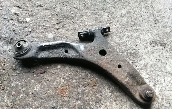 Hyundai Santa Fe Front lower control arm/wishbone