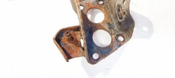 Volkswagen Golf IV Bracket in trunk/boot 