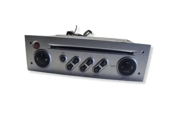 Renault Modus Radio/CD/DVD/GPS head unit 8200633632