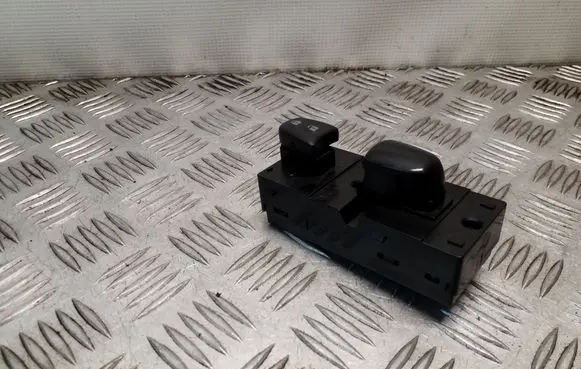 Nissan Juke I F15 Electric window control switch 254111KA5A