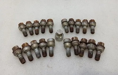 Porsche 911 997 Spare wheel bolt 99736198010
