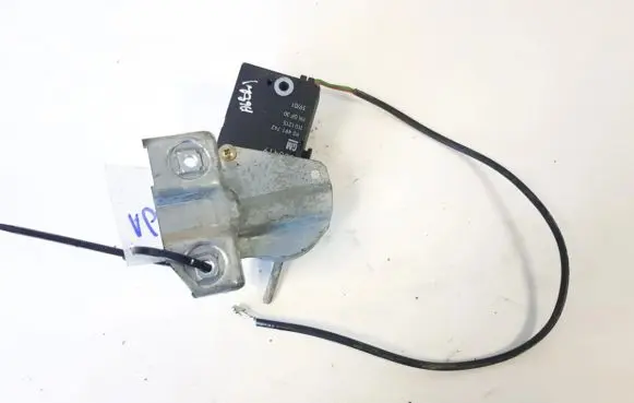 Opel Omega B2 Central locking motor 90491742 1101215