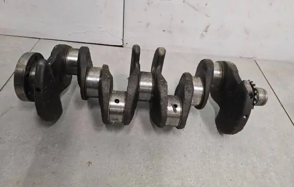 Volkswagen PASSAT B6 Crankshaft 38AA