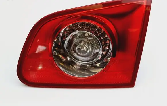 Tailgate rear/tail lights