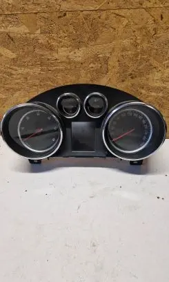 Opel Zafira C Speedometer (instrument cluster) 13433776 600775881