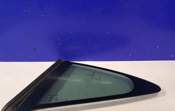 Jaguar F-Type Rear side window E443R000055