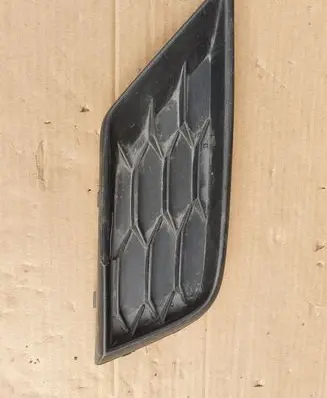 Volkswagen Tiguan Front bumper lower grill 5NA853665