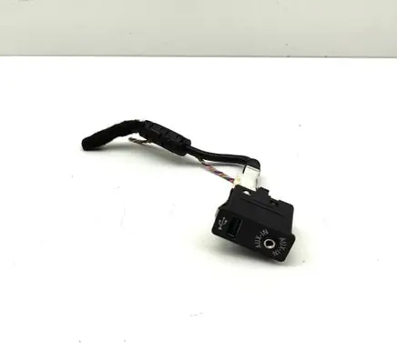 BMW 6 F06 Gran coupe AUX in-socket connector 9237653