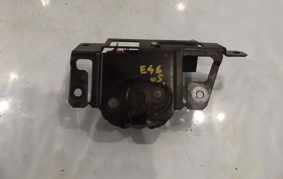 BMW 3 E46 Tailgate lock latch 