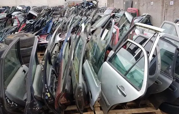 Mazda 626 Rear door