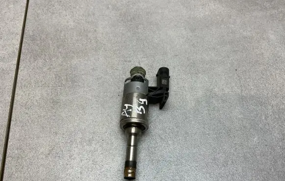 Audi A4 S4 B9 Fuel injector 04E906036Q