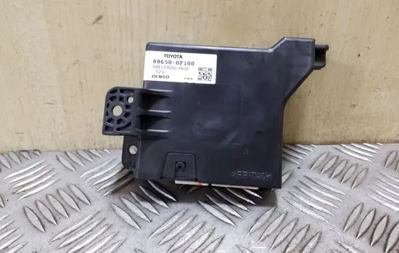 Toyota Verso Air conditioning/heating control unit 886500F100 MB1776008932