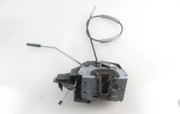 Volkswagen Fox Front door lock