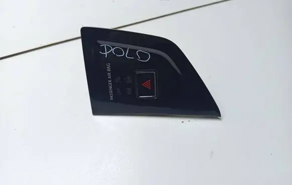 Volkswagen Polo VI Hazard light switch
