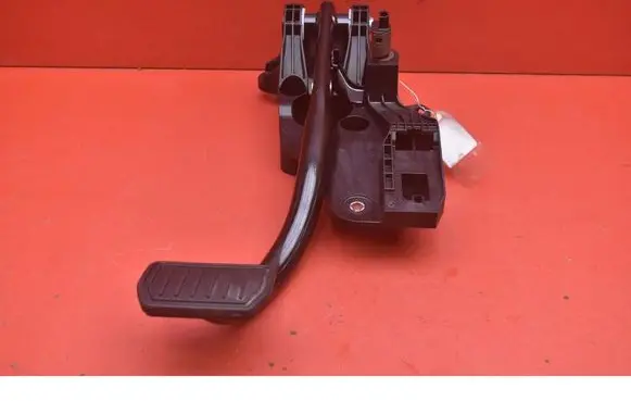 Tesla Model Y Accelerator throttle pedal P11869150A