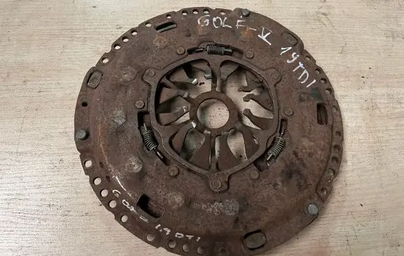 Volkswagen Golf V Pressure plate 
