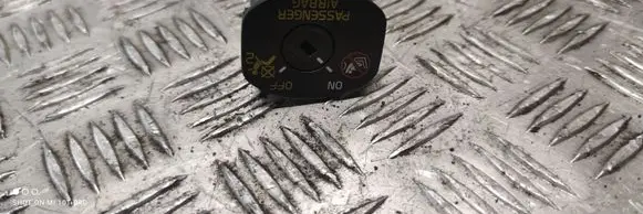 Passenger airbag on/off switch