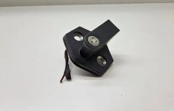 BMW 5 E39 Front door lock loop/hook striker 8176350