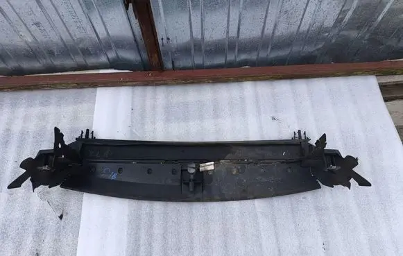 Opel Insignia B Radiator trim 332155568