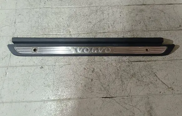 Volvo S40, V40 Front sill trim cover 30818421