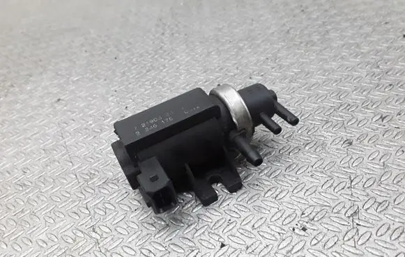 BMW 5 E39 Turbo solenoid valve 72190323