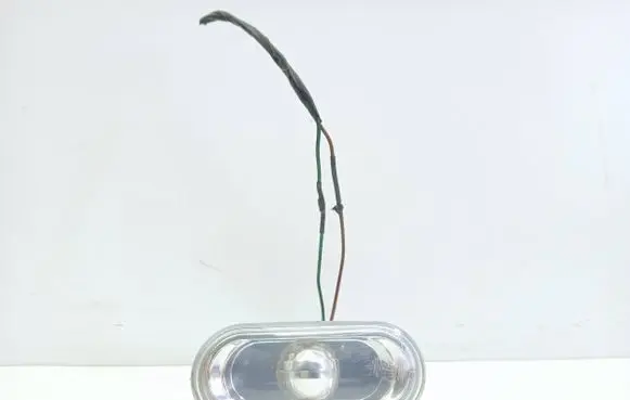 Front fender indicator light