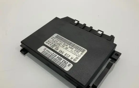 Mercedes-Benz CLS C219 Parking PDC control unit/module A2195450332 1039E00908 0263004072