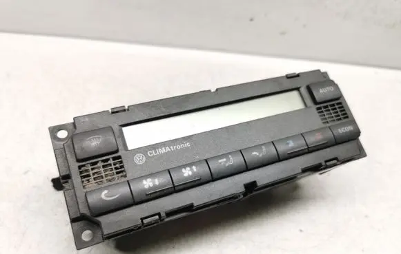 Volkswagen PASSAT B5.5 Climate control unit