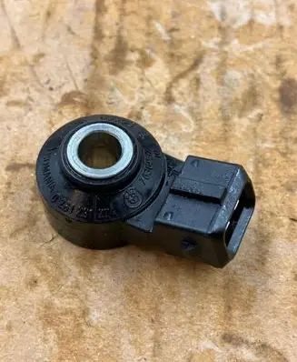 BMW 3 G20 G21 Detonation knock sensor 7636937