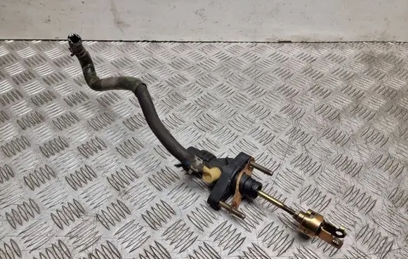 Toyota Avensis T250 Clutch slave cylinder 
