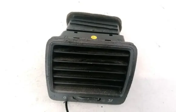 Volkswagen Golf V Dash center air vent grill 1K0819710 1K0819704