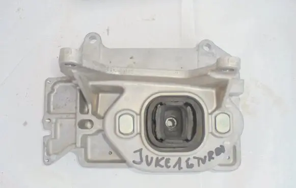 Nissan Juke I F15 Engine mounting bracket