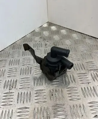 BMW 5 F10 F11 Electric auxiliary coolant/water pump 9239313