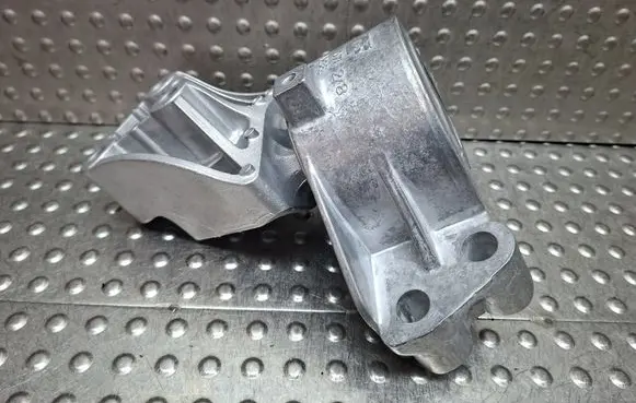 Fiat Doblo Engine mount bracket S27649724 517991100