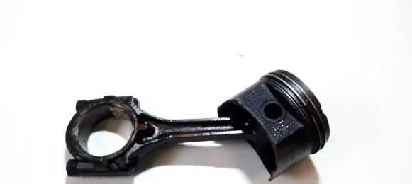 Hyundai Coupe Piston with connecting rod