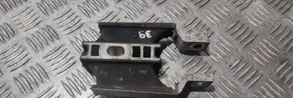 Volvo XC90 Engine mount bracket 31330594