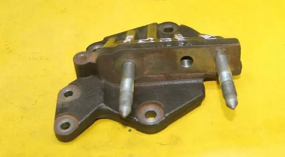 Mitsubishi ASX Engine mounting bracket 4N13