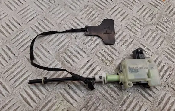 Toyota Avensis T270 Fuel tank cap lock motor 7703005030 806631