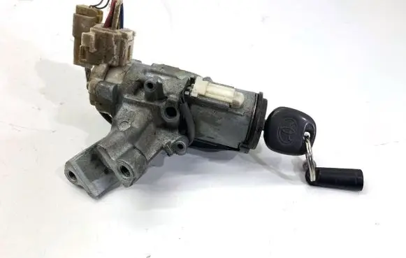 Toyota RAV 4 (XA20) Ignition lock 8978352010