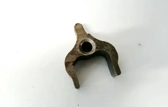 BMW 1 E81 E87 Fuel Injector clamp holder 
