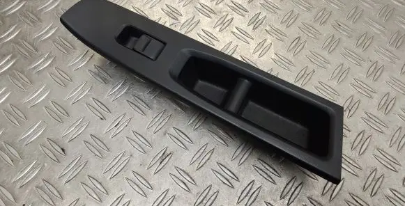 Toyota Yaris Electric window control switch 742310D690