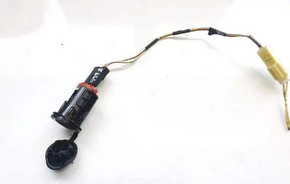 Toyota Avensis T250 Cigarette lighter 