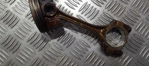 Toyota Prius (XW20) Piston with connecting rod