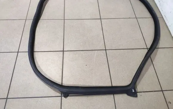 BMW 6 F12 F13 Front door rubber seal 7275297