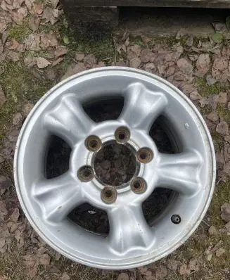 Nissan Terrano R15 alloy rim 7F100