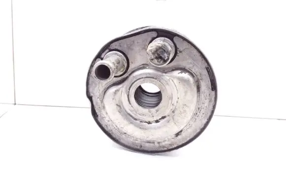 Oil filter mounting bracket