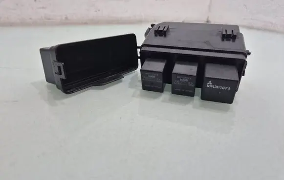 Citroen C-Crosser Fuse box set 8565A089