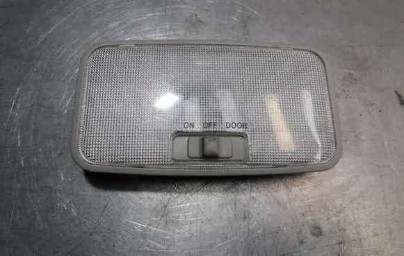 Toyota Auris 150 Front seat light