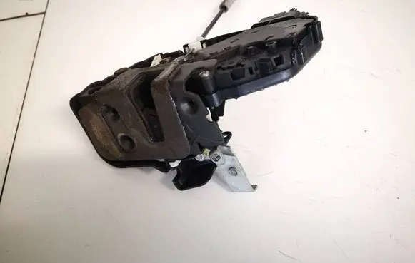 Ford Mondeo MK IV Front door lock 6m2ar21813cb 6m2a-r21813-cb